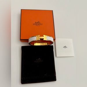 HERMES
Enamel Narrow Clic Clac H Bracelet PM White